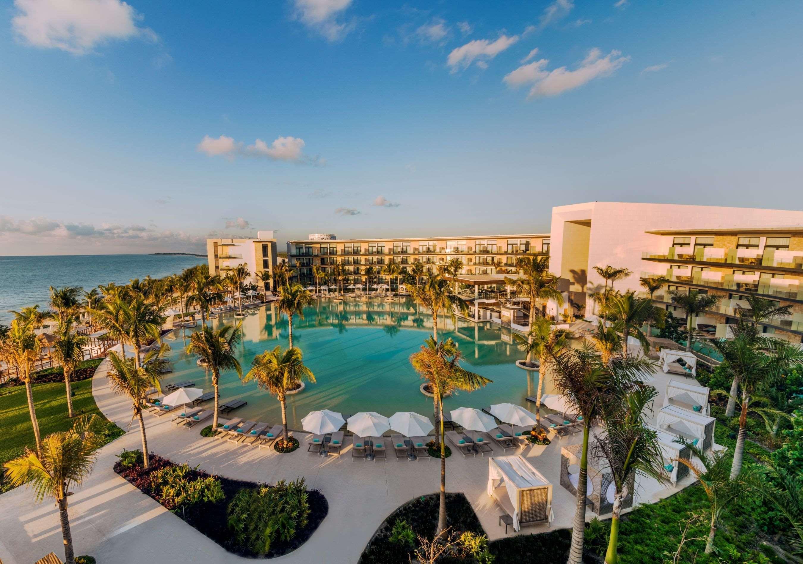 Alfredo V. Bonfil Haven Riviera Cancun (Adults Only) מראה חיצוני תמונה Aerial view of the resort