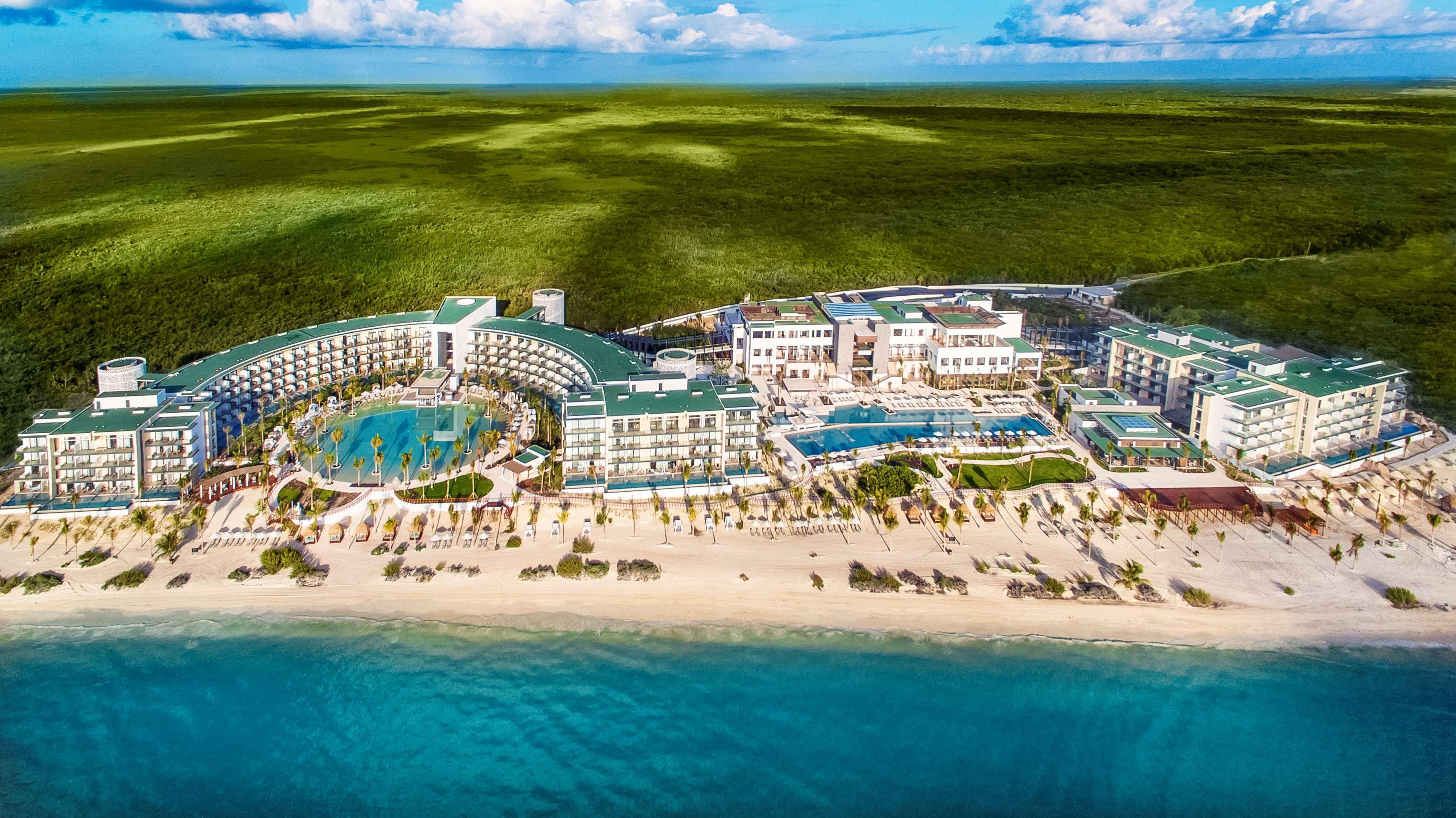 Alfredo V. Bonfil Haven Riviera Cancun (Adults Only) מראה חיצוני תמונה Aerial view of the resort
