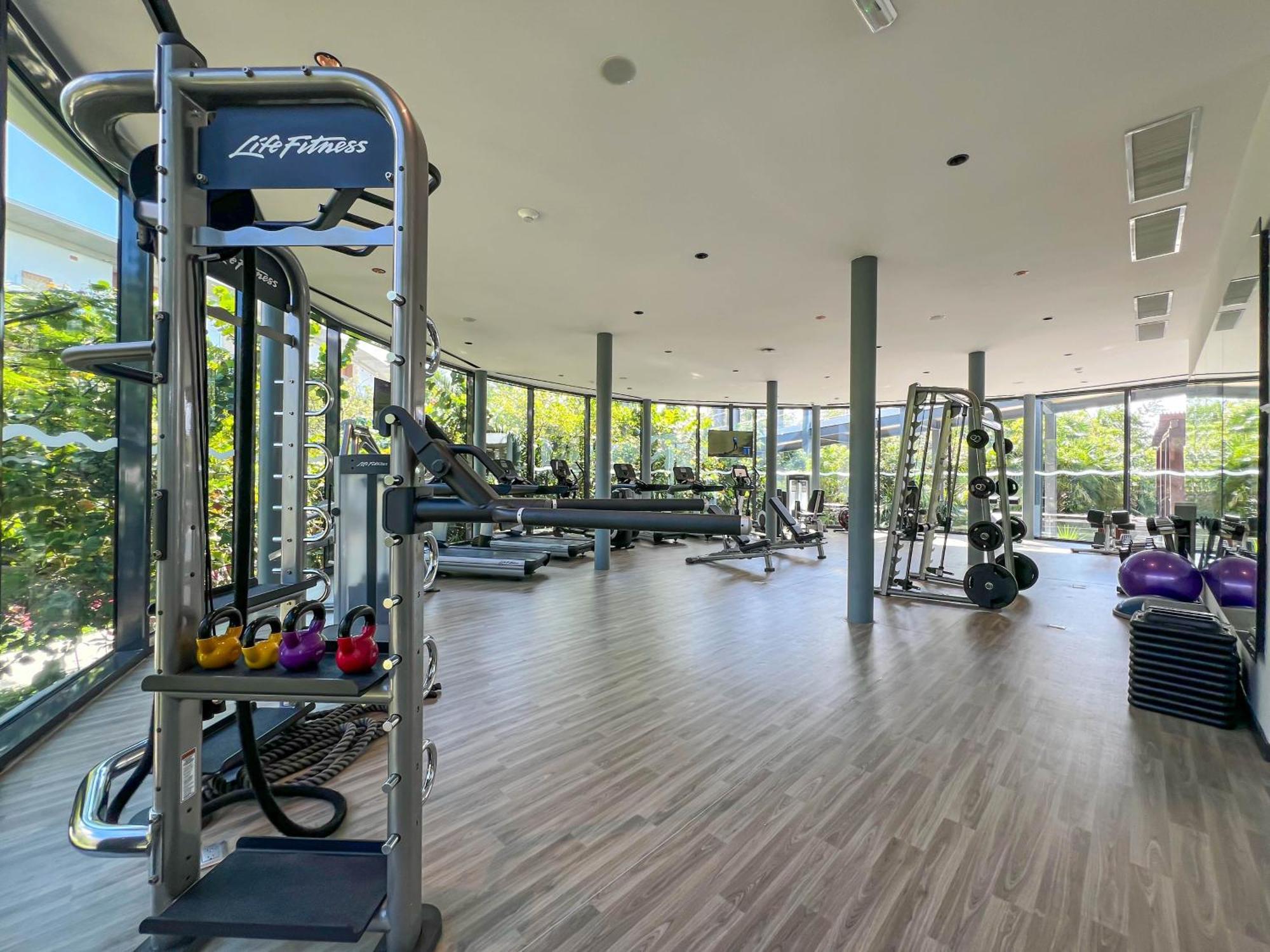 Alfredo V. Bonfil Haven Riviera Cancun (Adults Only) מראה חיצוני תמונה Life Fitness gym at the 10th floor of the hotel
